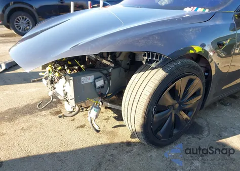 2018 Tesla Model S 100D/75D/P100D from USA, damaged, VIN 5YJSA1E25JF258717